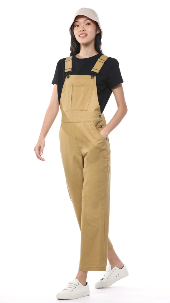 T-shirt with dungarees